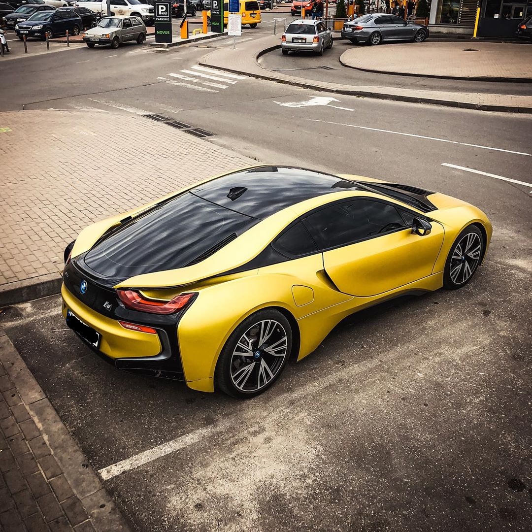 Bmw i8 желтая фото